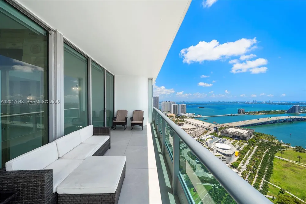 900 Biscayne Blvd #4202 Miami, FL 33132
