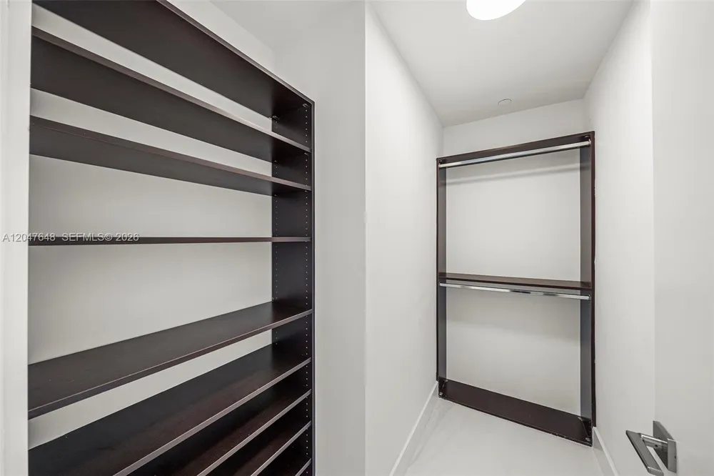 900 Biscayne Blvd #4202 Miami, FL 33132