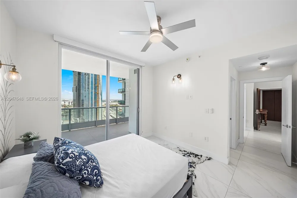 900 Biscayne Blvd #4202 Miami, FL 33132