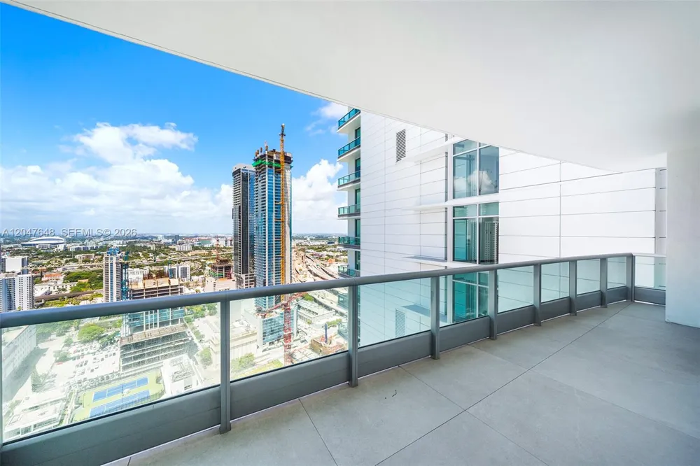 900 Biscayne Blvd #4202 Miami, FL 33132