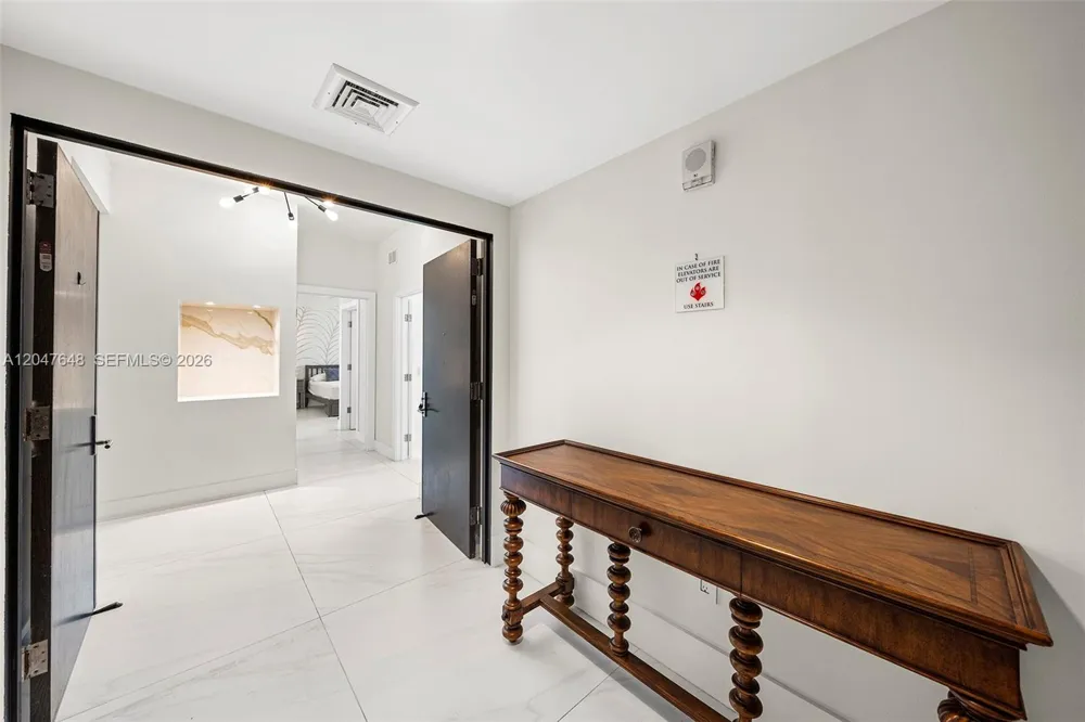 900 Biscayne Blvd #4202 Miami, FL 33132