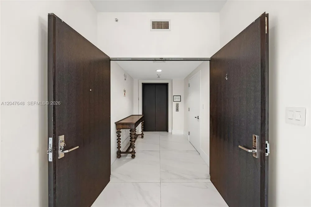 900 Biscayne Blvd #4202 Miami, FL 33132
