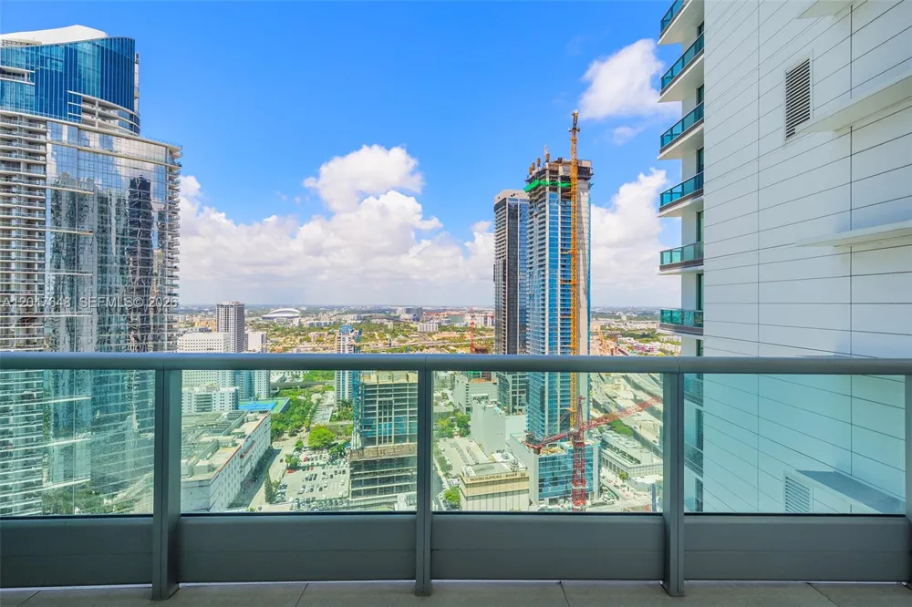 900 Biscayne Blvd #4202 Miami, FL 33132