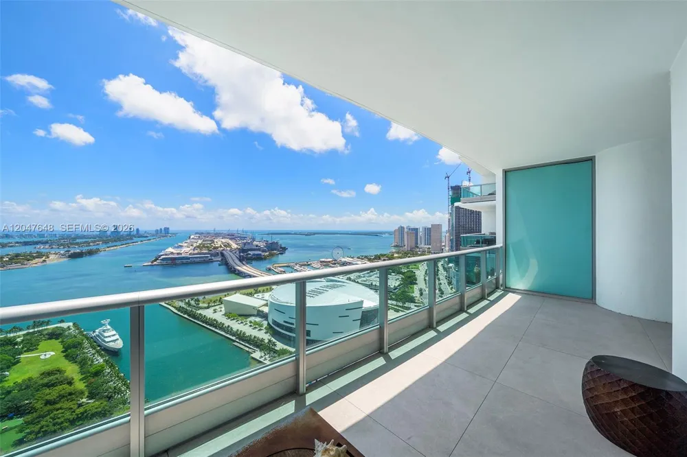 900 Biscayne Blvd #4202 Miami, FL 33132