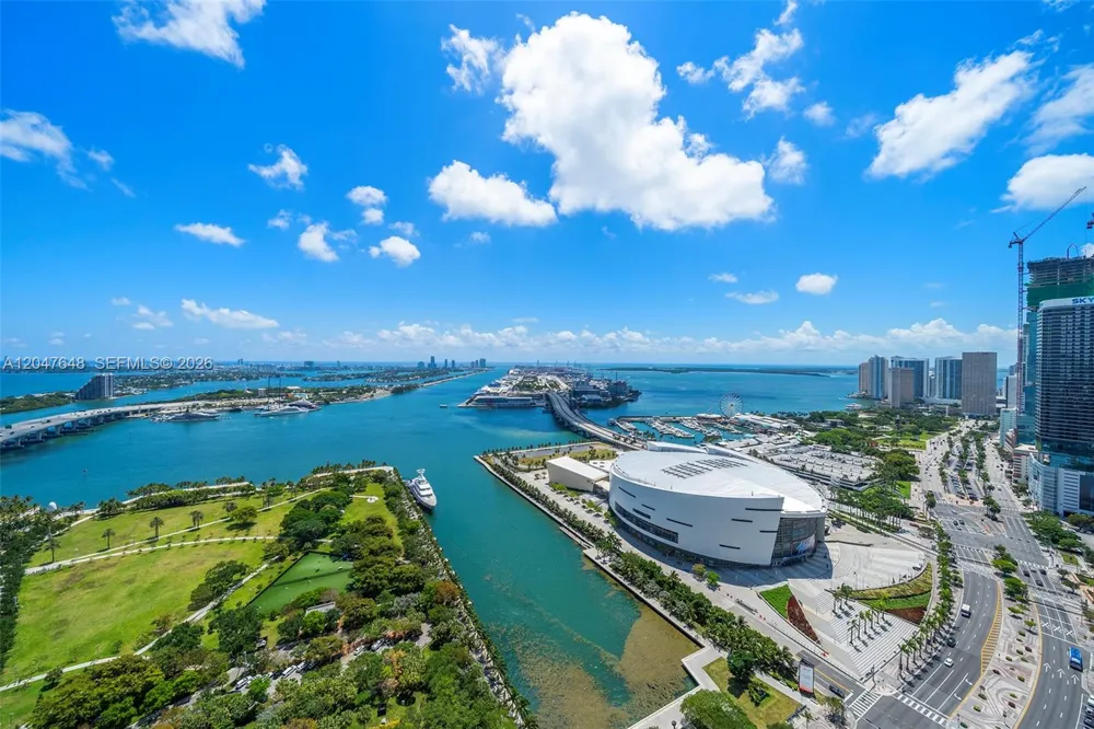 900 Biscayne Blvd #4202 Miami, FL 33132