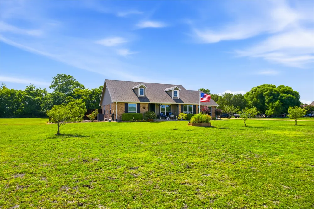 119 Harli Drive Trenton, TX 75490