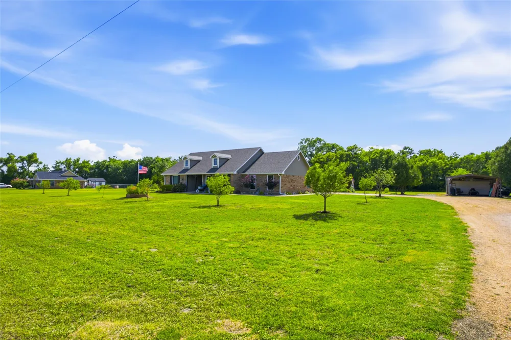 119 Harli Drive Trenton, TX 75490