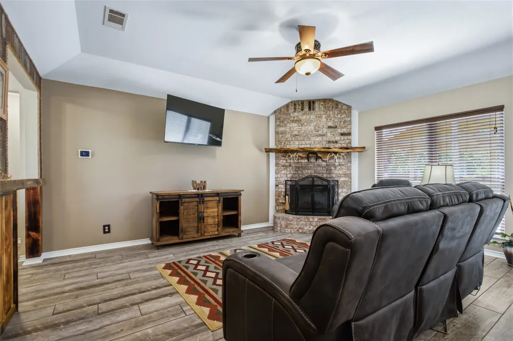 119 Harli Drive Trenton, TX 75490