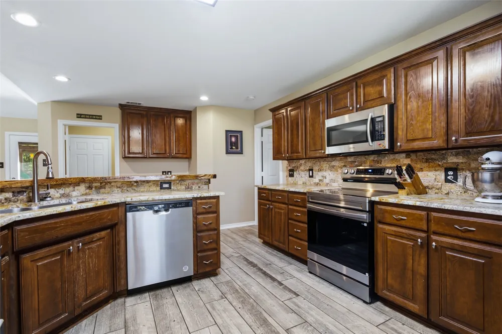 119 Harli Drive Trenton, TX 75490