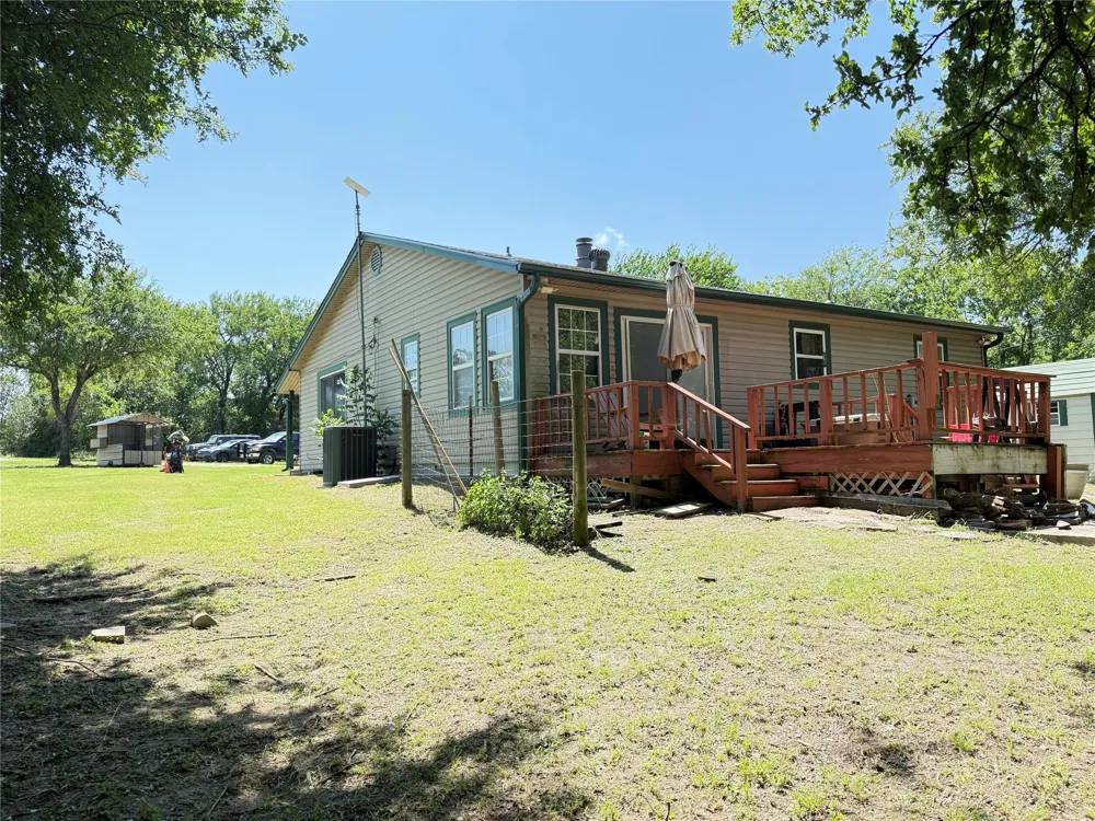288 County Road 4430 Whitewright, TX 75491