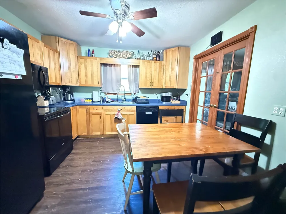 288 County Road 4430 Whitewright, TX 75491