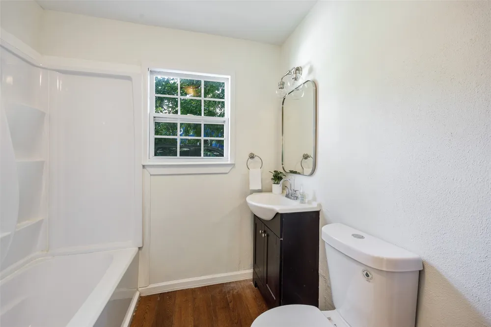 112 W Oconnell Street Howe, TX 75459
