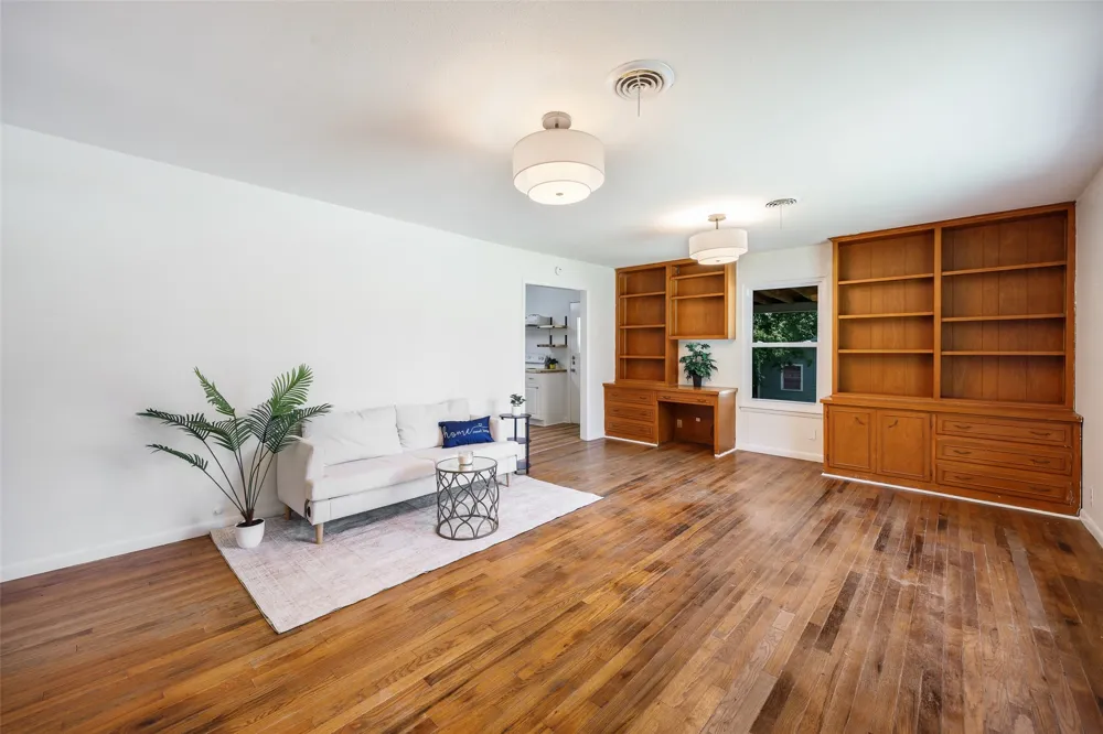 112 W Oconnell Street Howe, TX 75459