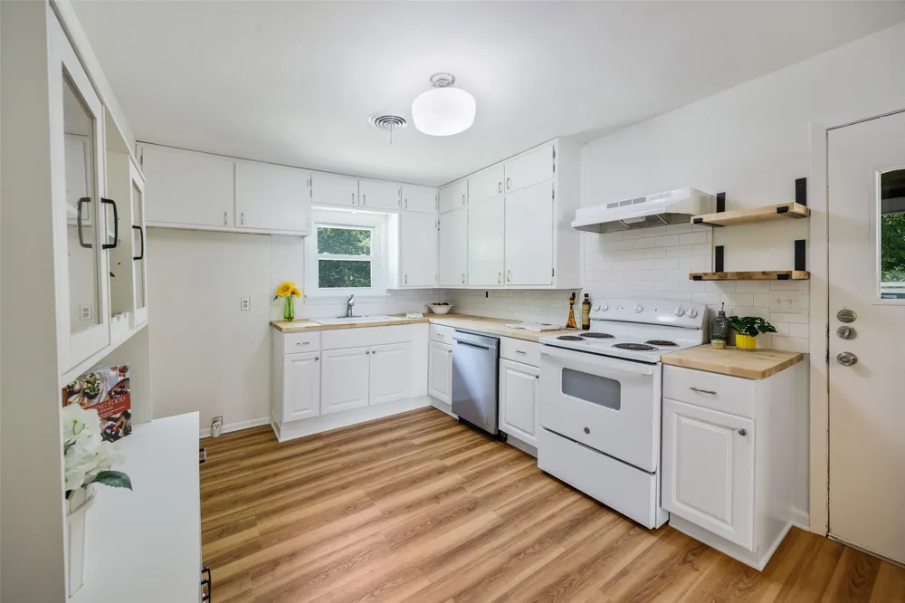 112 W Oconnell Street Howe, TX 75459