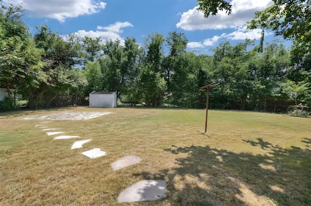 112 W Oconnell Street Howe, TX 75459