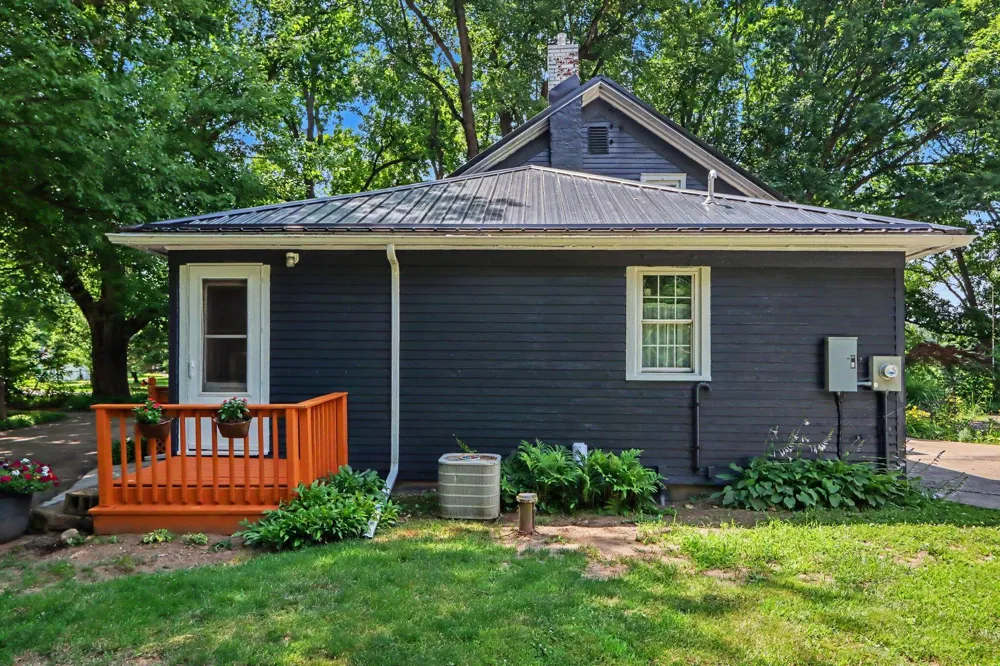 24254 80th Avenue Lawton, MI 49065