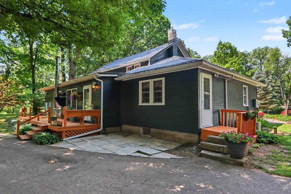 24254 80th Avenue Lawton, MI 49065