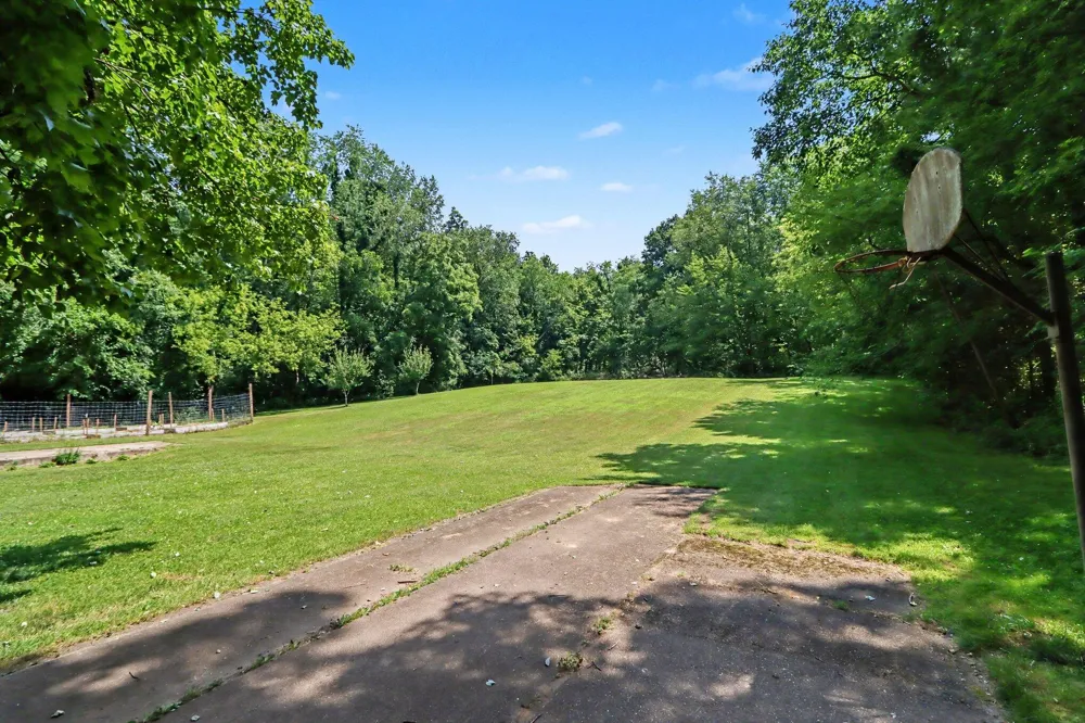24254 80th Avenue Lawton, MI 49065