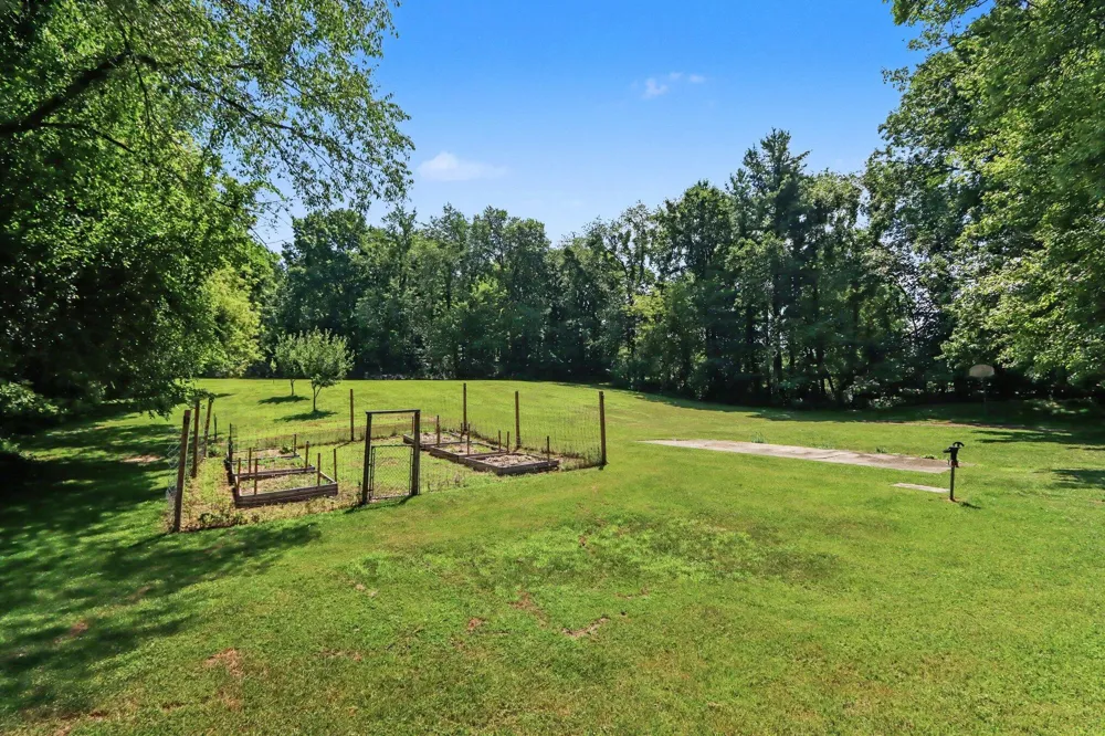 24254 80th Avenue Lawton, MI 49065
