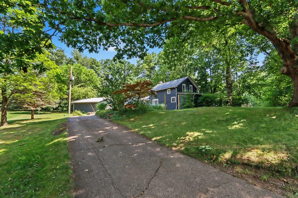 24254 80th Avenue Lawton, MI 49065