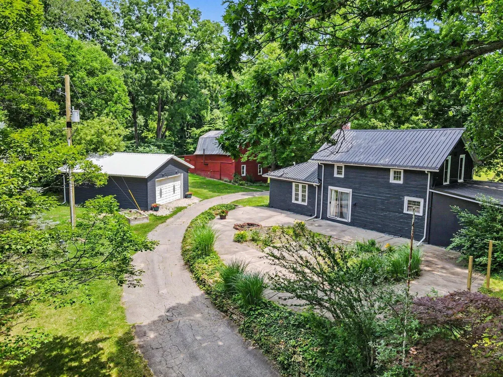 24254 80th Avenue Lawton, MI 49065