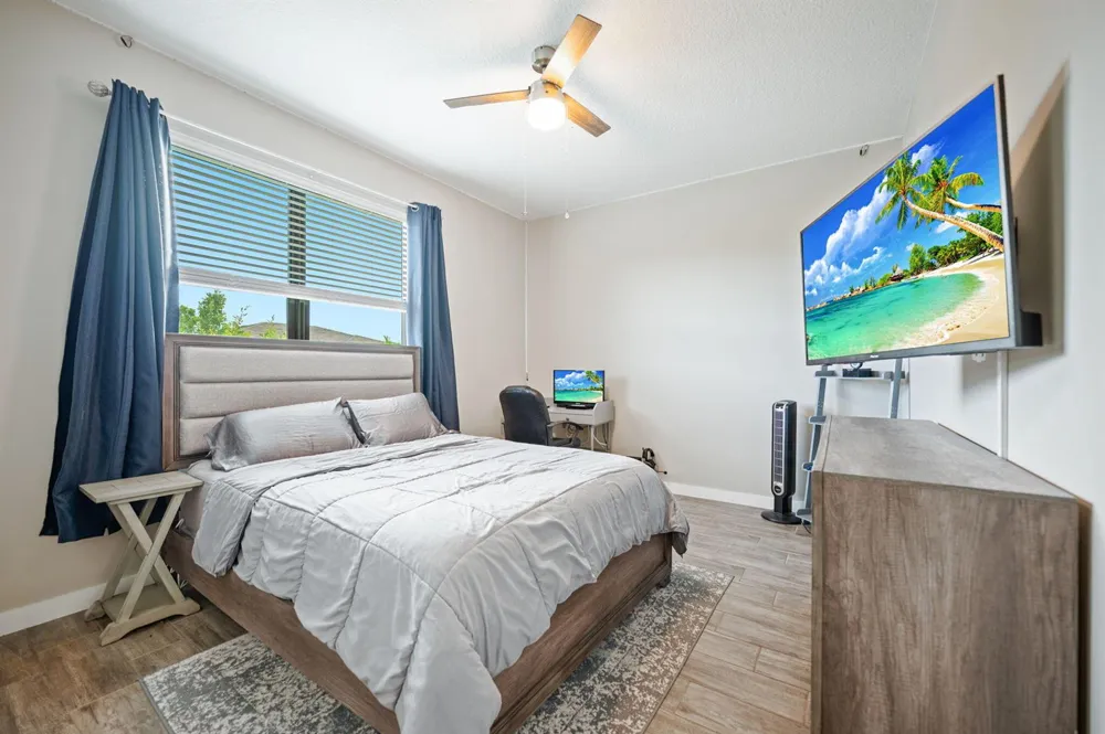 8697 Corvus Lake Worth, FL 33467