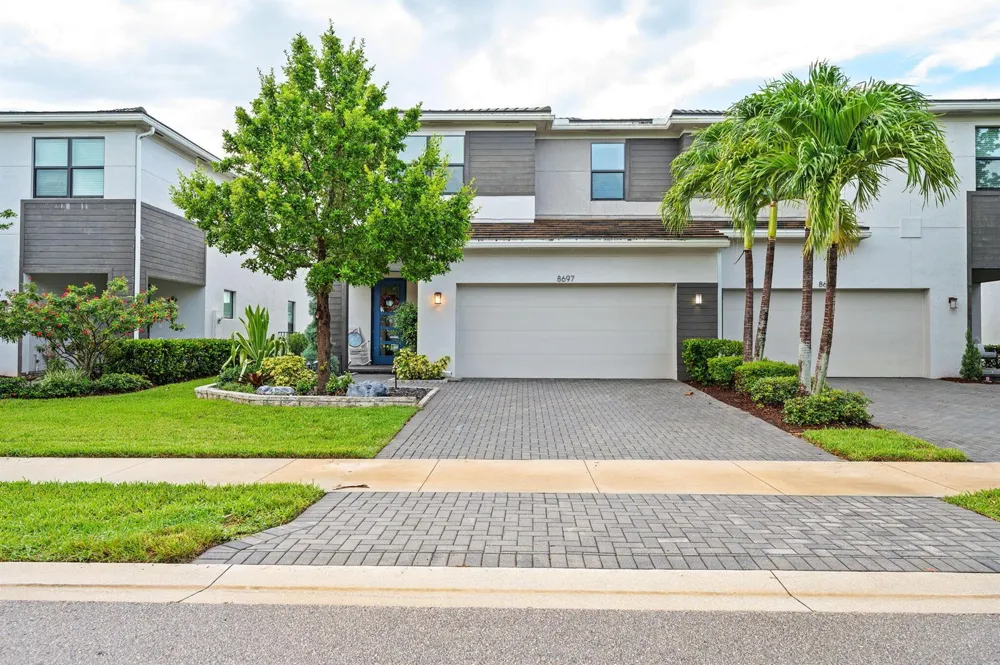 8697 Corvus Lake Worth, FL 33467
