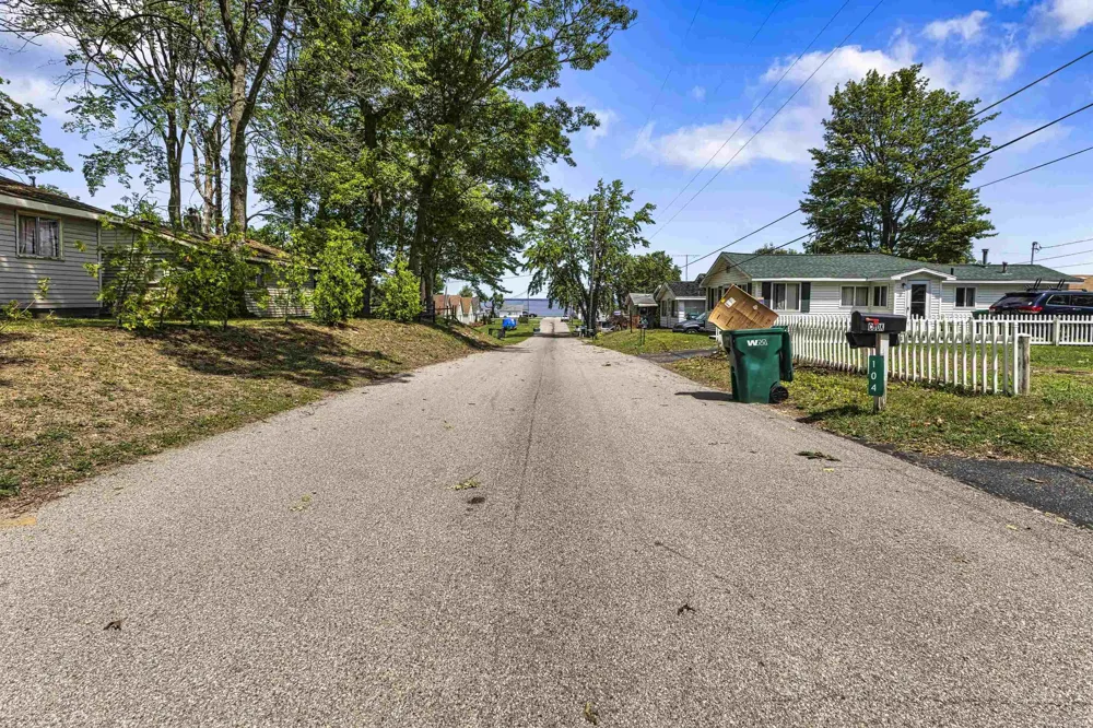 104 Jefferson Avenue Denton Township, MI 48629