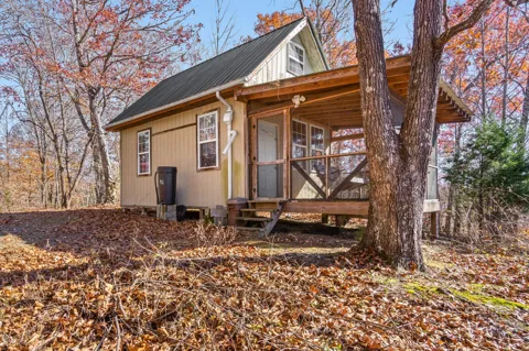 353 Red Bud Ln