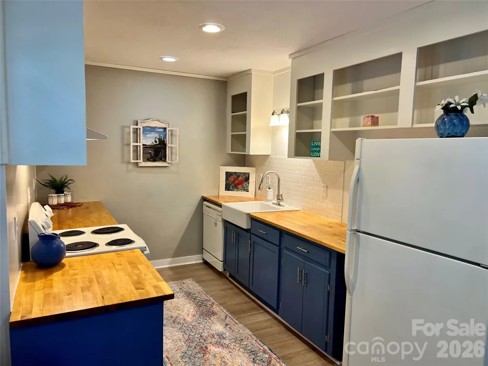 95 Walker Cove Road Black Mountain, NC 28711