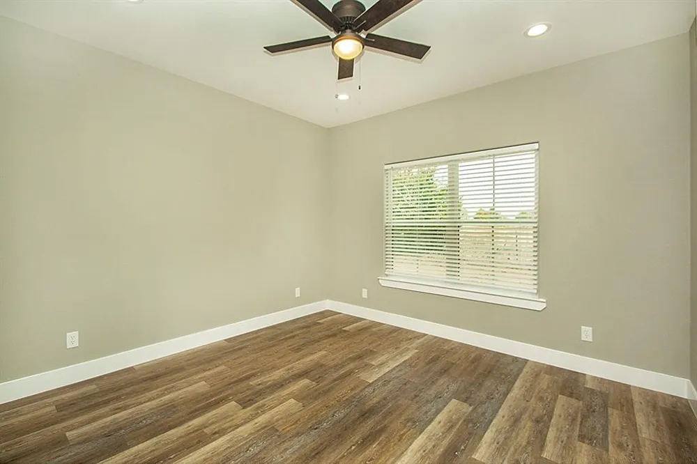 20492 US Hwy 377 #C Whitesboro, TX 76273