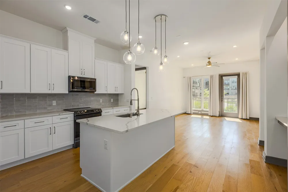 2700 Old Denton Road #1044 Carrollton, TX 75007