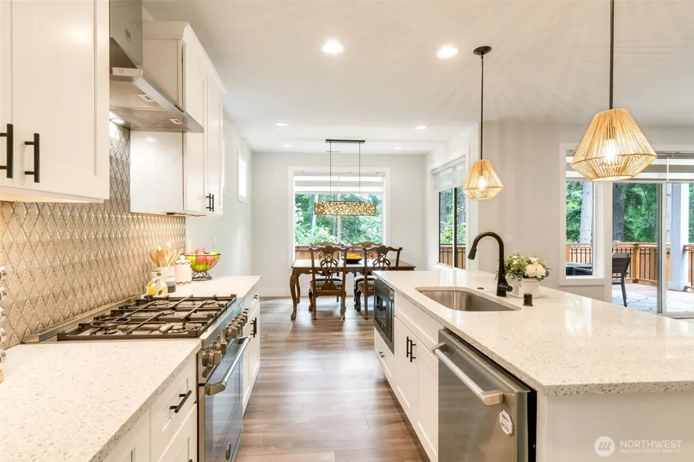 22425 285th st Maple Valley, WA 98038