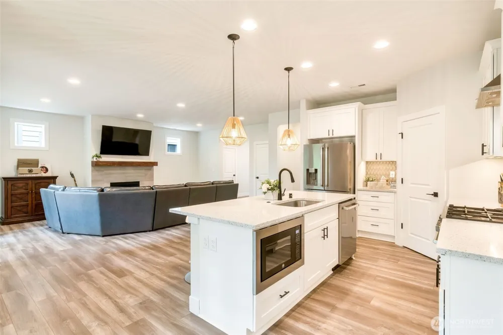 22425 285th st Maple Valley, WA 98038