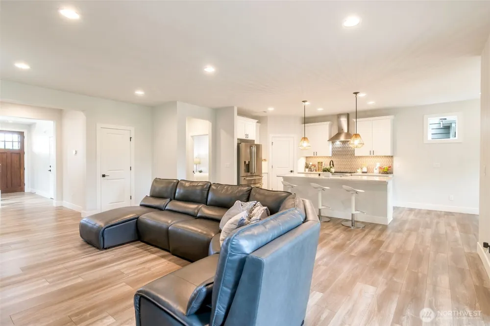 22425 285th st Maple Valley, WA 98038