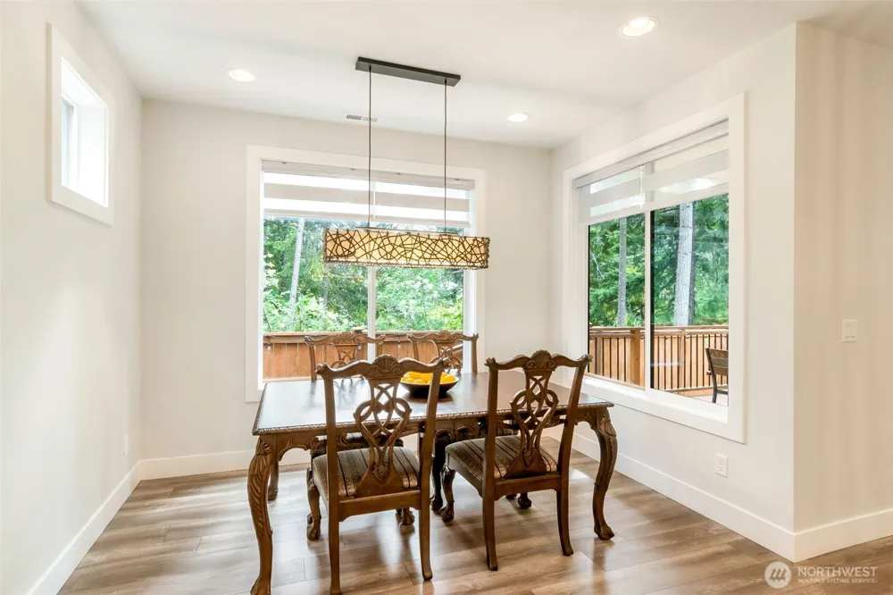 22425 285th st Maple Valley, WA 98038