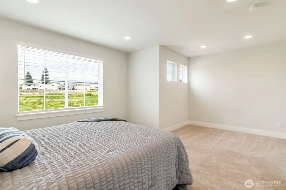 22425 285th st Maple Valley, WA 98038