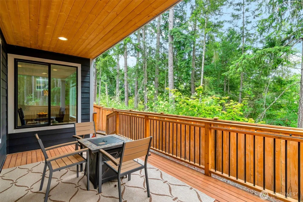 22425 285th st Maple Valley, WA 98038