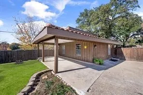 1921 Briarwood Drive Grand Prairie, TX 75050