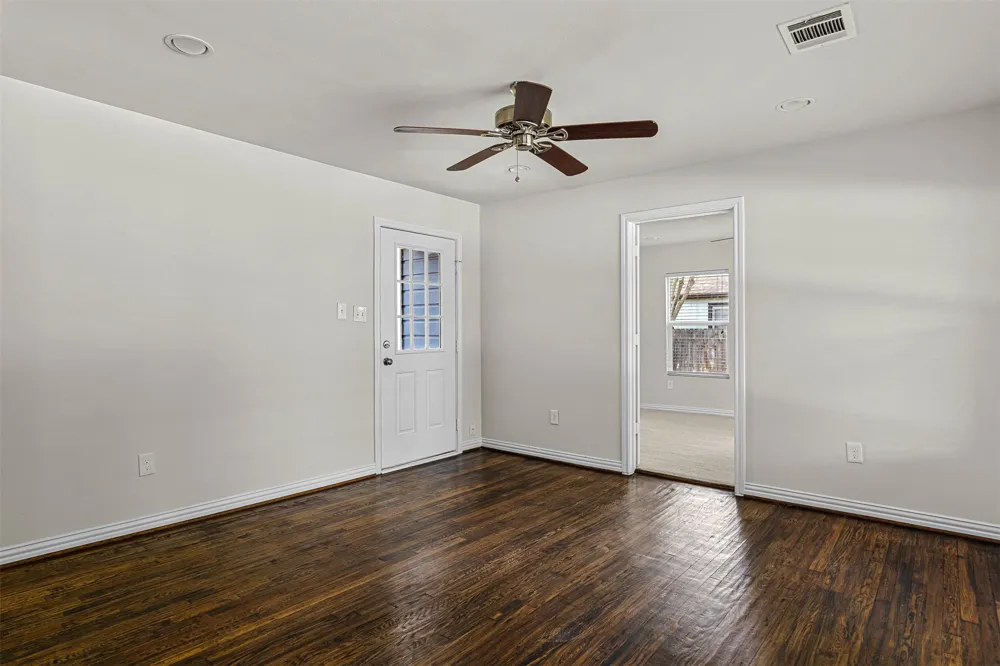 624 E Ellen Avenue Hurst, TX 76053
