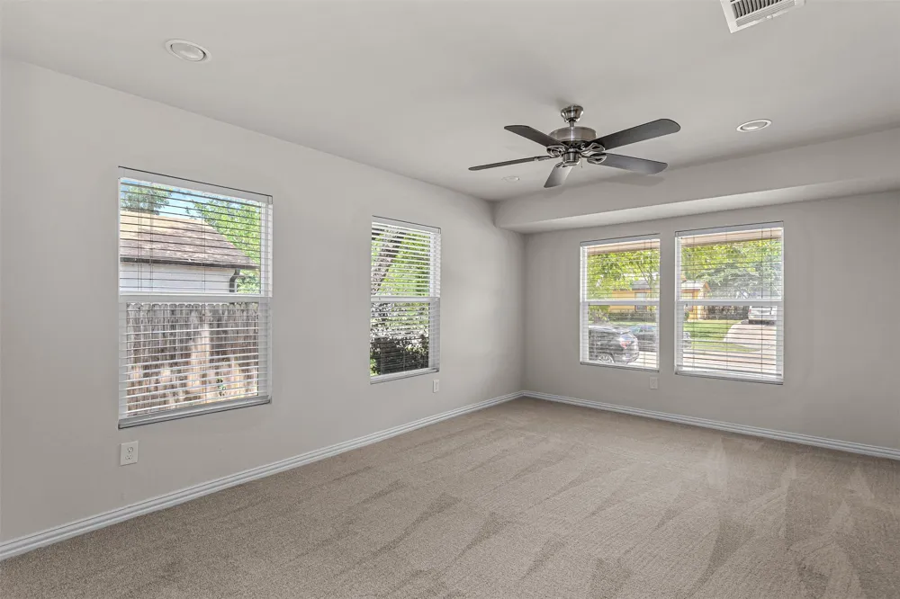 624 E Ellen Avenue Hurst, TX 76053