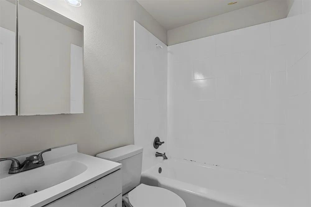 624 E Ellen Avenue Hurst, TX 76053