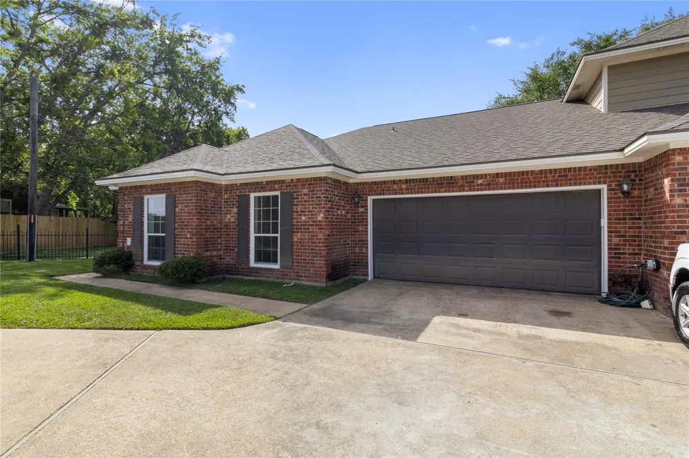 2515 Boonville Road Bryan, TX 77808