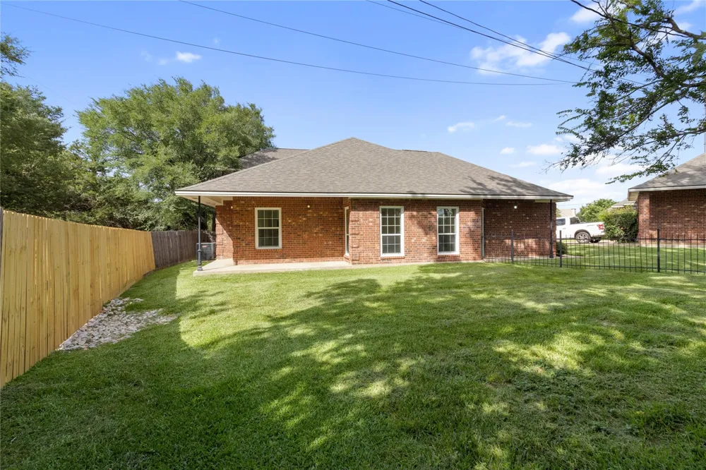 2515 Boonville Road Bryan, TX 77808