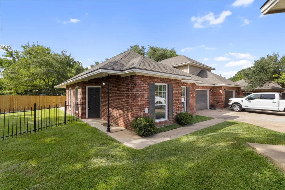 2515 Boonville Road Bryan, TX 77808