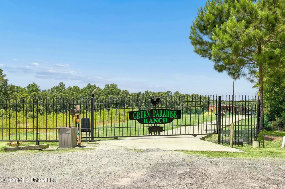 140 Sugar Creek Road Carriere, MS 39426