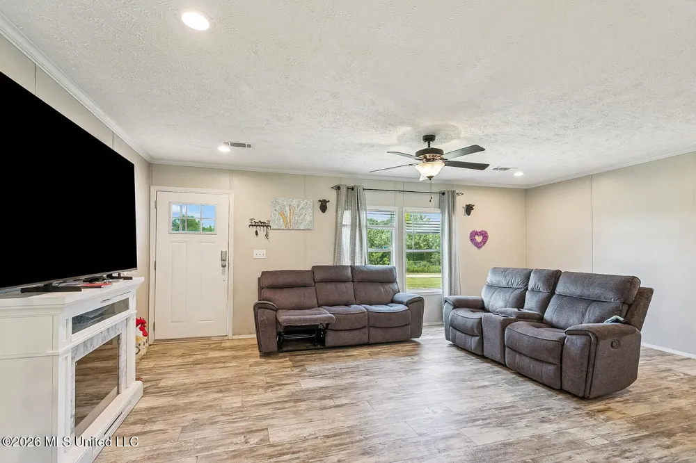 140 Sugar Creek Road Carriere, MS 39426