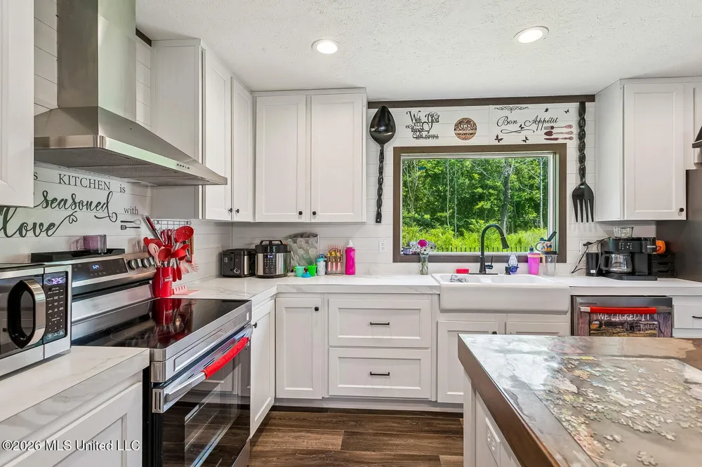 140 Sugar Creek Road Carriere, MS 39426