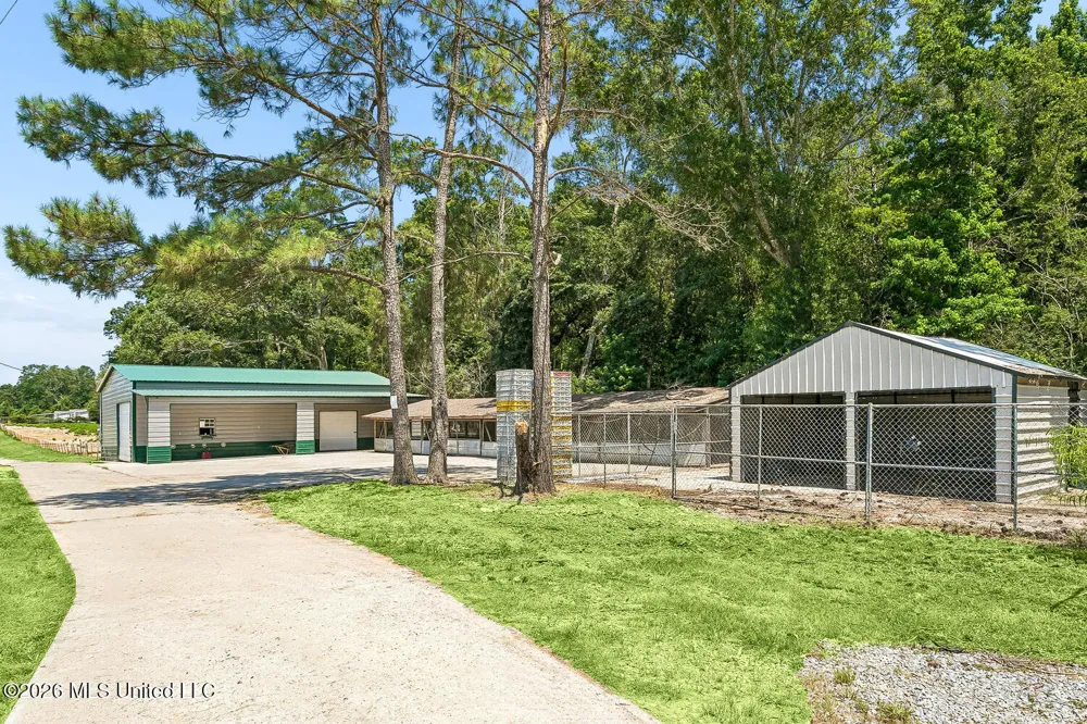 140 Sugar Creek Road Carriere, MS 39426