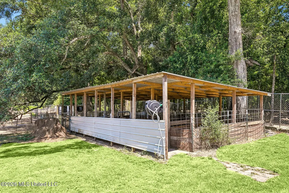 140 Sugar Creek Road Carriere, MS 39426